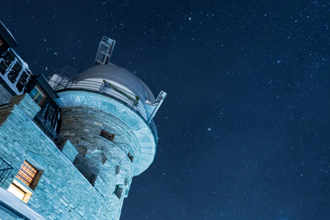 4. The Hotel Observatory under the Stars